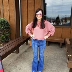 Meet your Posher, Laura